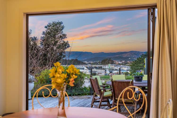 15 Longitude Place Whitby_2