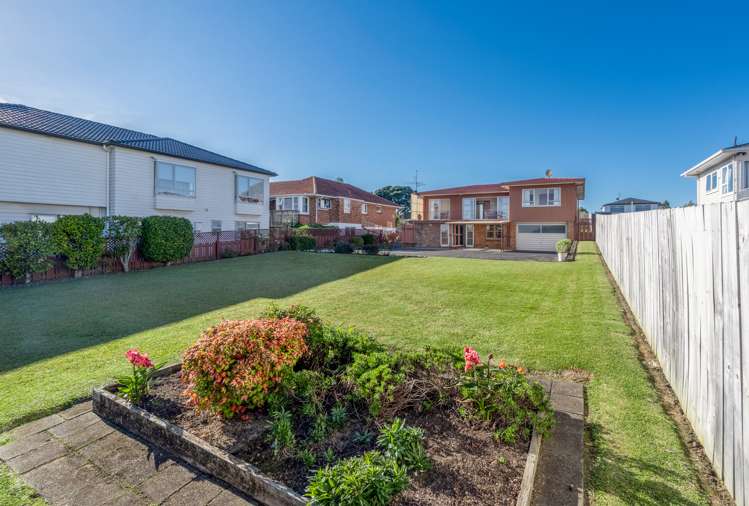 41 Bradbury Road Botany Downs_2