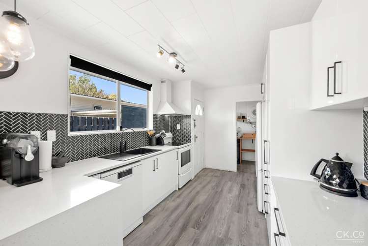 34 California Drive Totara Park_6