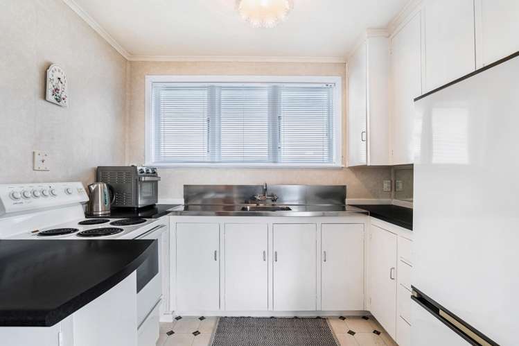 18 Selwyn Crescent Forrest Hill_11