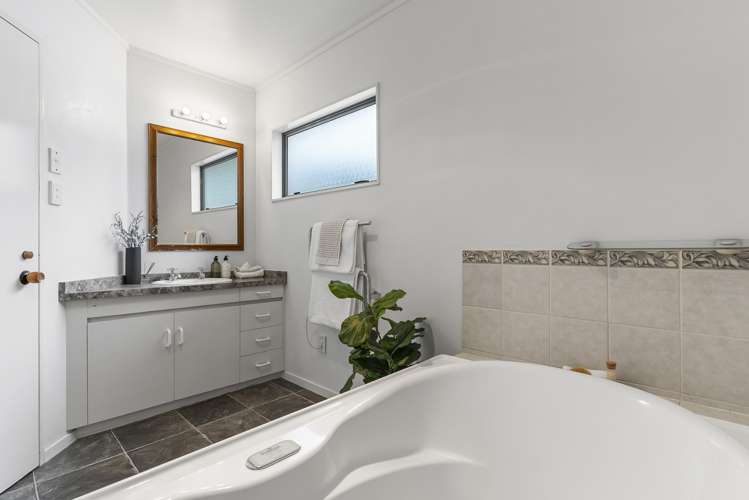 2/234 Sunset Road Windsor Park_15