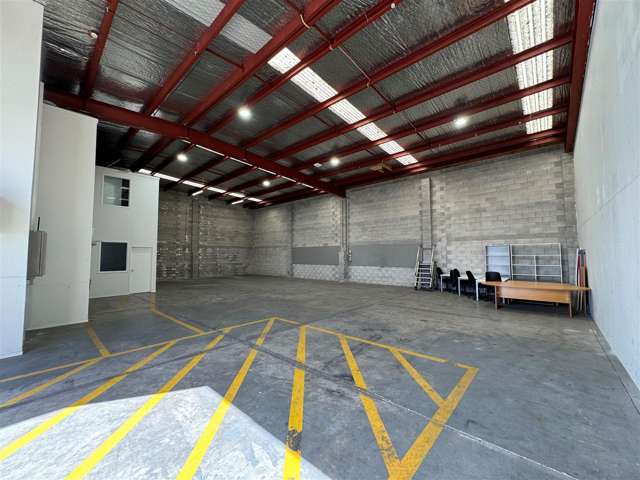 2/10 Rennie Drive Mangere_2