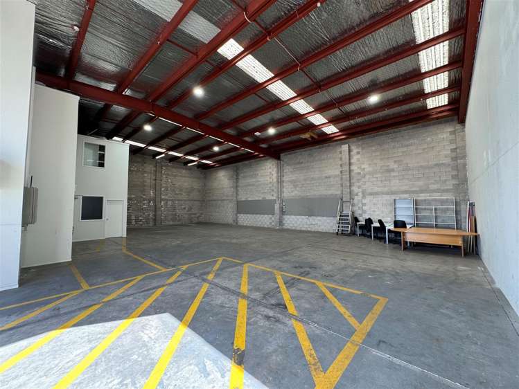 2/10 Rennie Drive Mangere_2