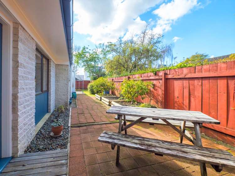 2/6 Ti Nana Crescent Henderson_12