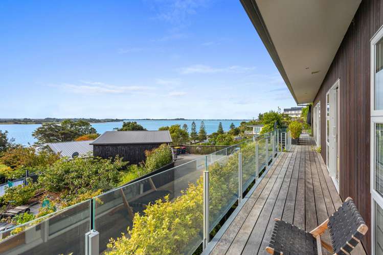 11 Te Awakura Terrace Mount Pleasant_9