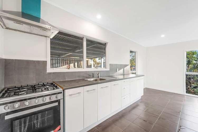 68 Chelburn Crescent Mangere East_4