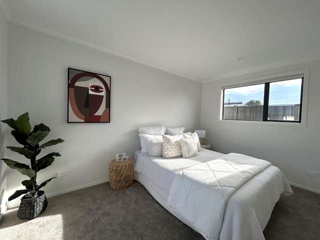 5 Mackie Mews 10288_4