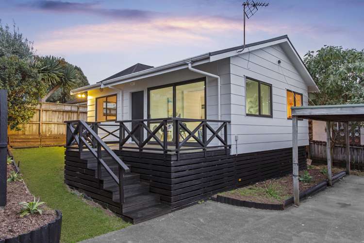 2/2 Harlston Road Mount Albert_0