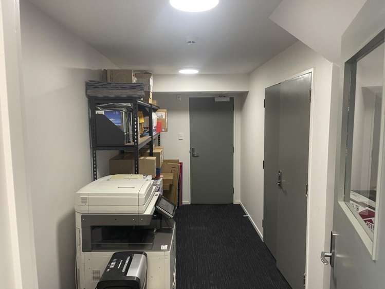 301-303 Queen Street East Hastings Central_10