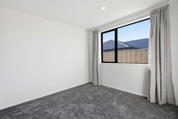 A/11 Monarch Drive 11103_9