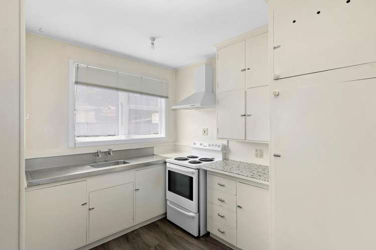 1 & 2/25 Marion Street Silverstream_11