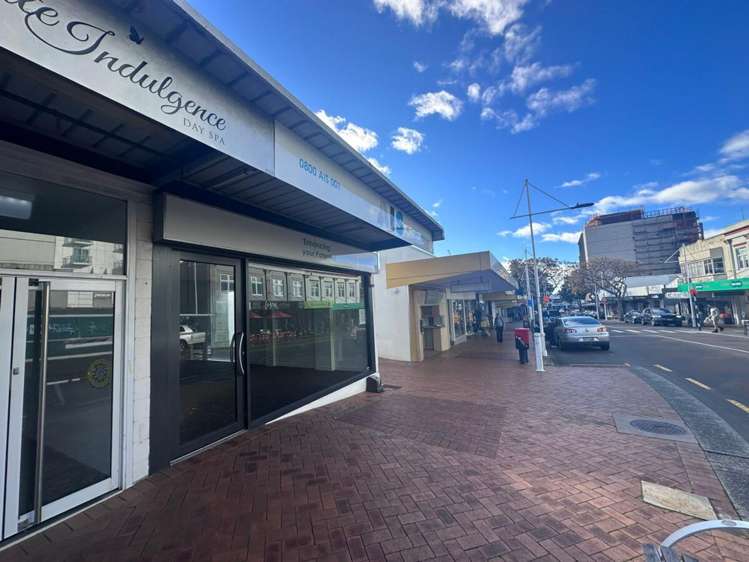 Tenancy 2/63 Devonport Road Tauranga Central_3