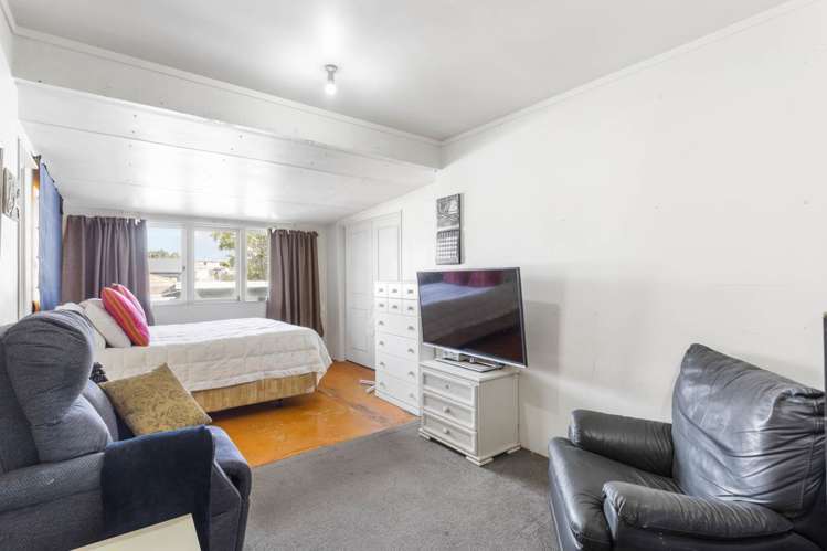 11 Roberts Road Te Atatu South_8