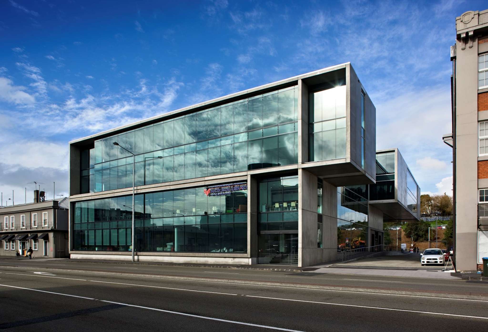 Award-winning building with fine fit-out, naming rights