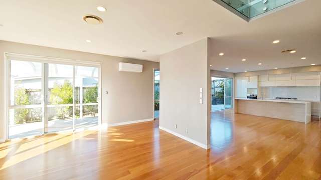 12 Fernhill Way Oteha_3