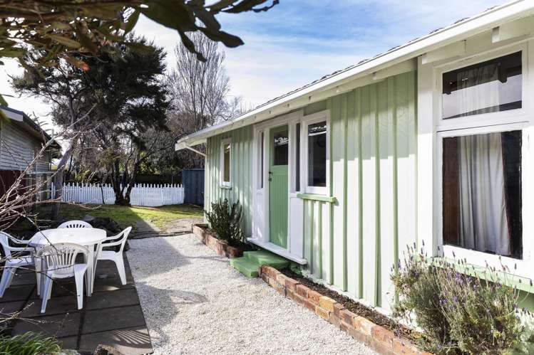 35 Colenso Street Sumner_17