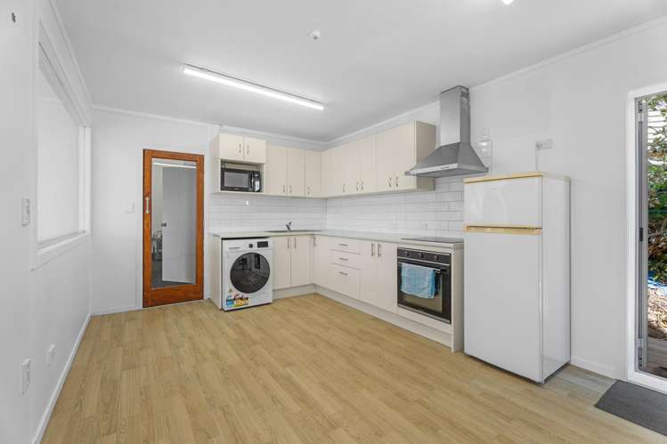 16 Erua Road Ostend_23