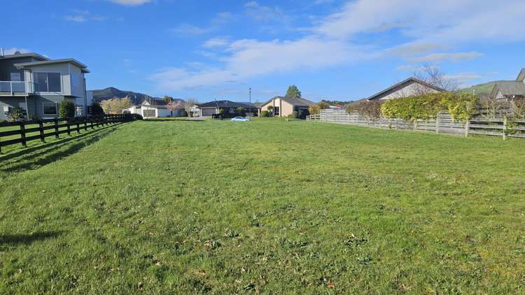 84 Montgomery Crescent_1