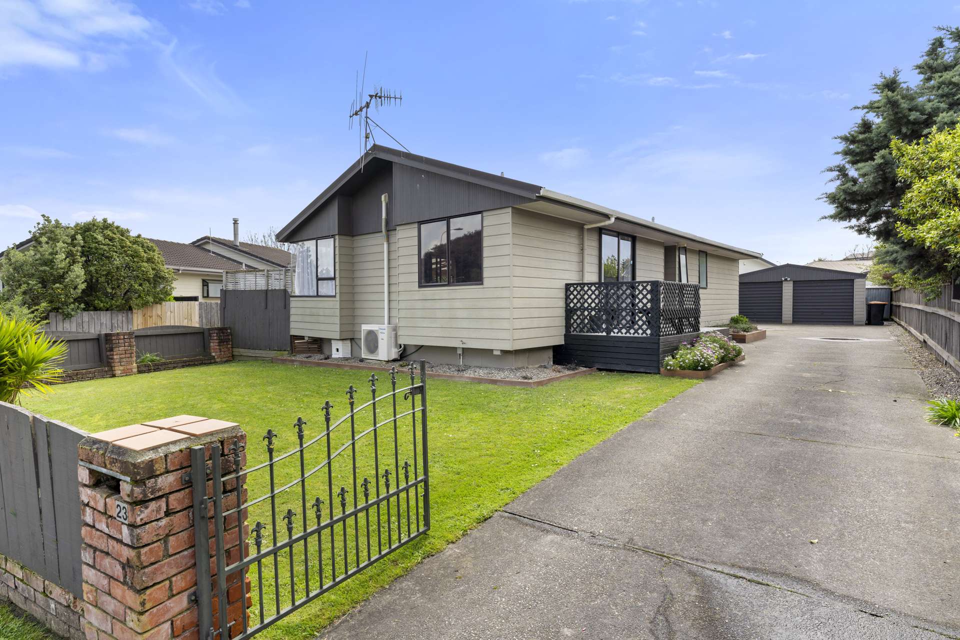 23 Peppertree Glade Kelvin Grove_0