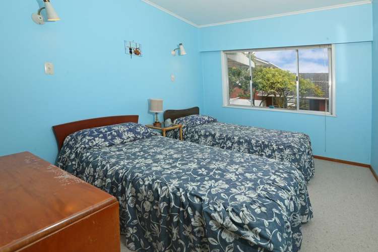 2/71 Royal View Road Te Atatu South_9