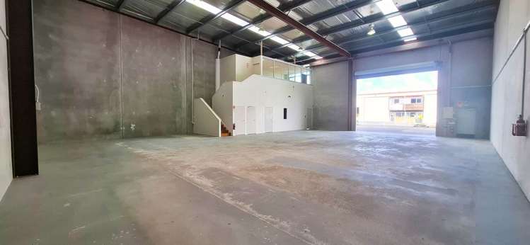 Unit B/20 Manga Road Silverdale_1