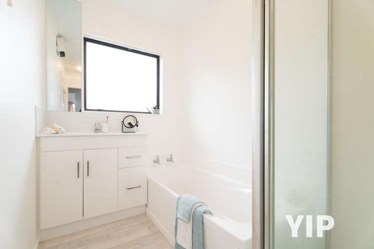 4b Glenwood Grove Woodridge_9