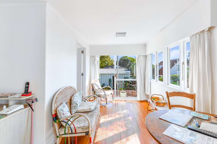 8 Nikau Street New Lynn_11