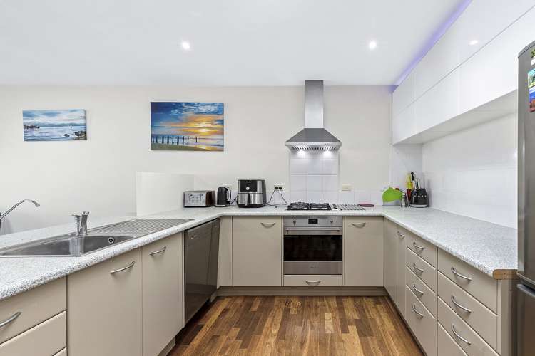 2/148 Evans Bay Parade Roseneath_10