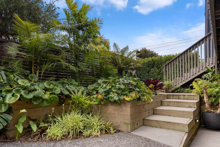 8 Riviera Place Hauraki_25
