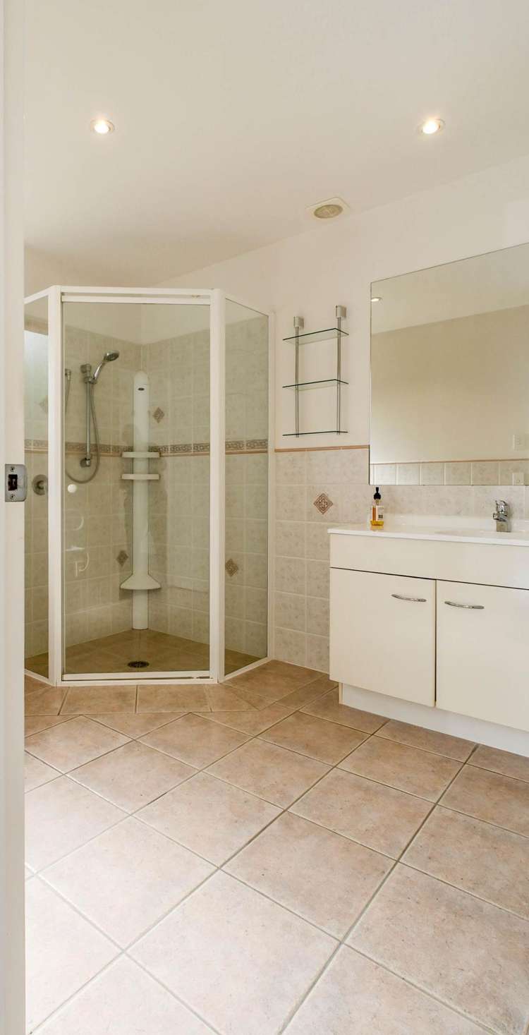 11 Hogarth Rise West Harbour_17