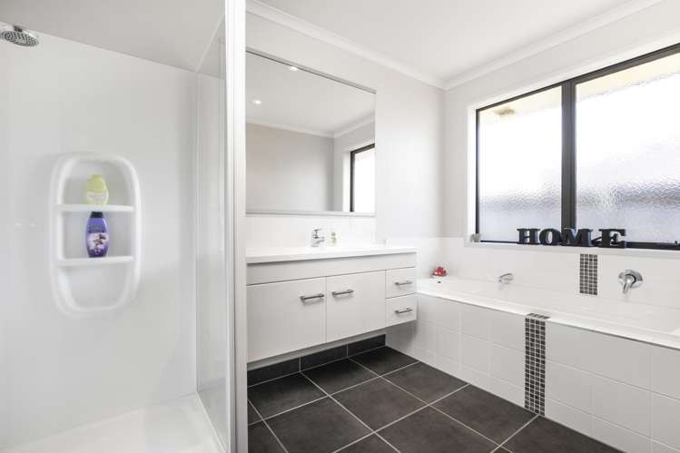 59 Sunningdale Street Wattle Downs_17