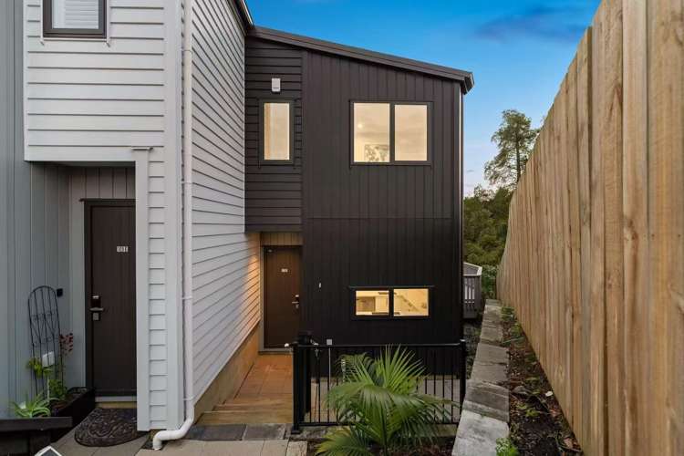 15F & 17B Tabitha Crescent_0