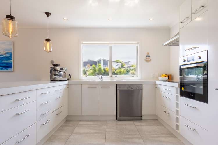 7 Simpson Crescent Raumati Beach_6