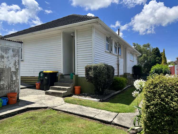 5 Guy Street Dannevirke_23
