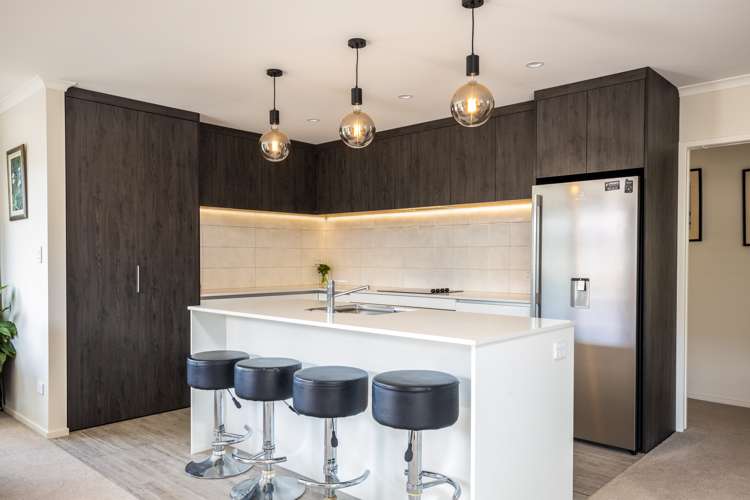 12 Rehua Place Waiwhakaiho_12