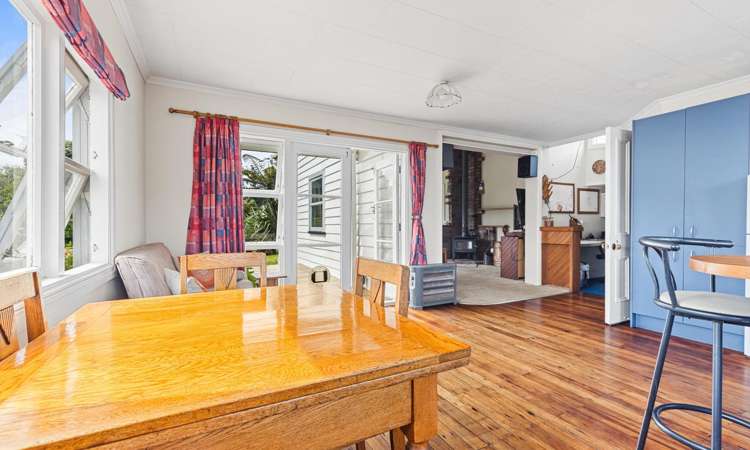 10 North Street Mokau_6