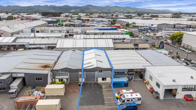 Functional Sockburn Unit- Vacant Possession