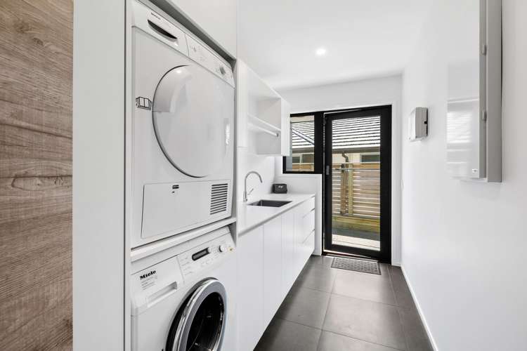 49b Links Drive Waiwhakaiho_17