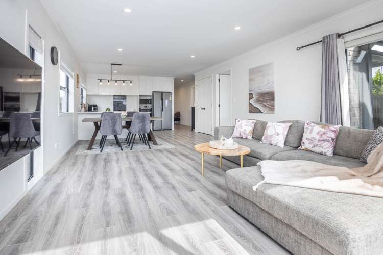 67 Probert Crescent Chartwell_5