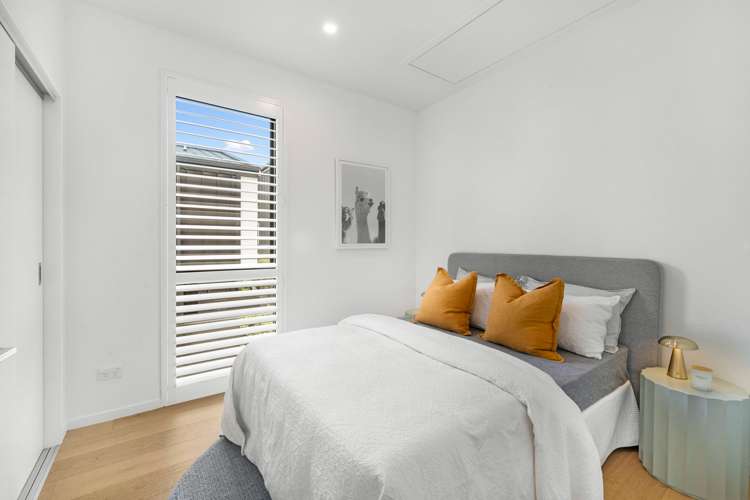 2/37 Glen Atkinson Street St Heliers_11