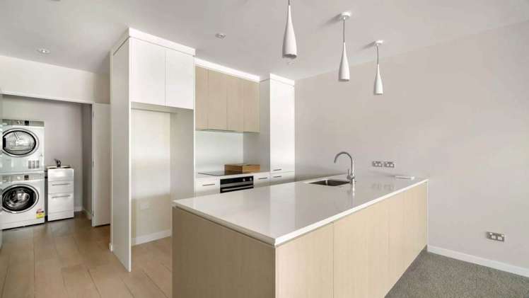 202/4 Bute Road Browns Bay_11