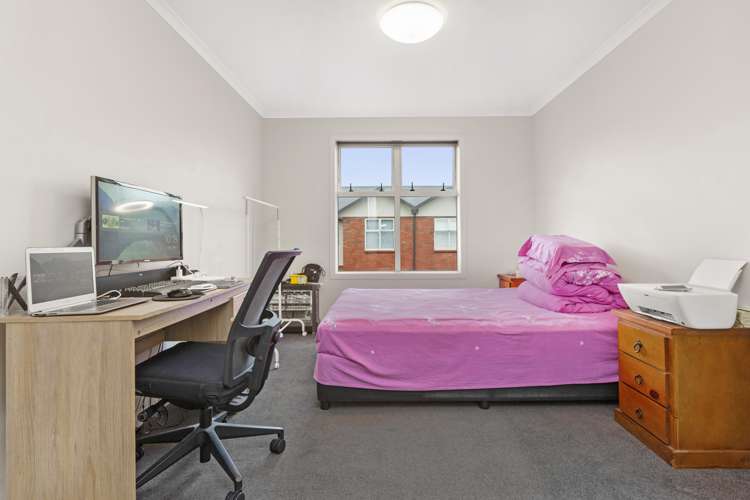 11 Chiefs Court Hamilton East_13