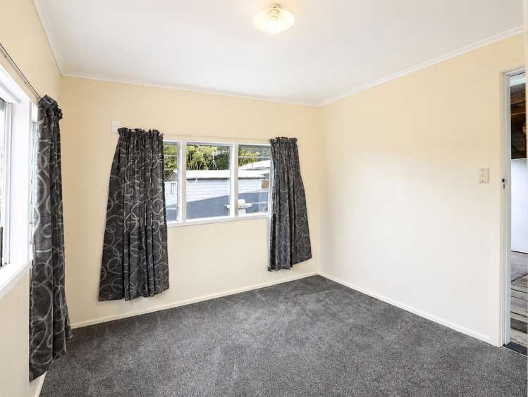 16 Joanne Crescent Pukehangi_24