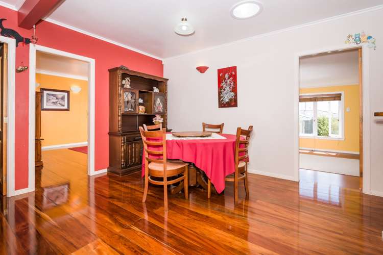 8 Fairclough Road Beach Haven_15