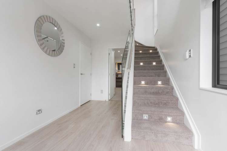 82 Joseph Street Flat Bush_17