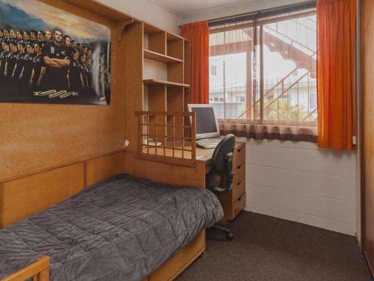 7 Shakespeare Walk The Wood_16