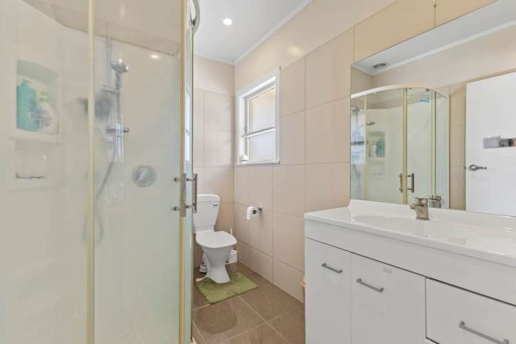 2/30 Calvert Avenue Mangere East_13