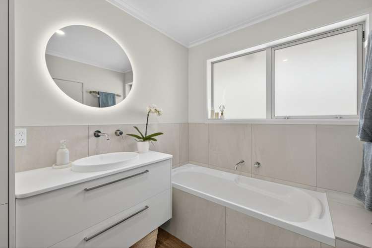 2/83 Winchester Street 10190_14