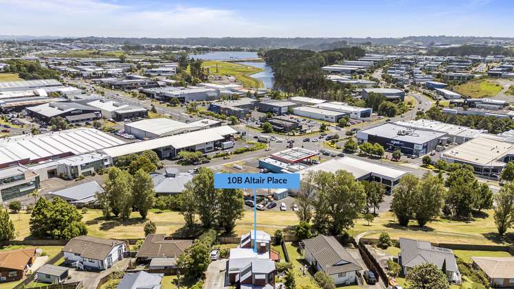 2/10 Altair Place Windsor Park_12