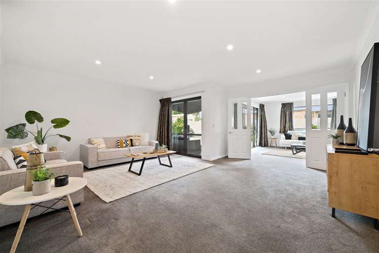 27 Riverwood Boulevard Redwood_7